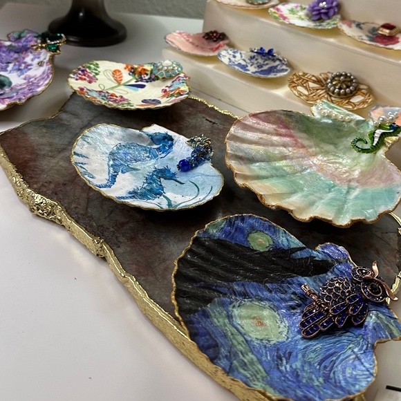 Vintage Artistry Other - Custom Orders for MEDIUM SIZE SHELL